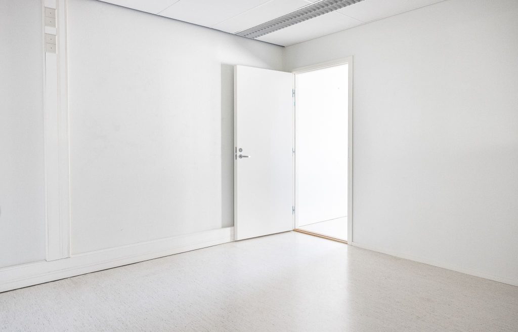 Toimistohuoneita 17–24m²